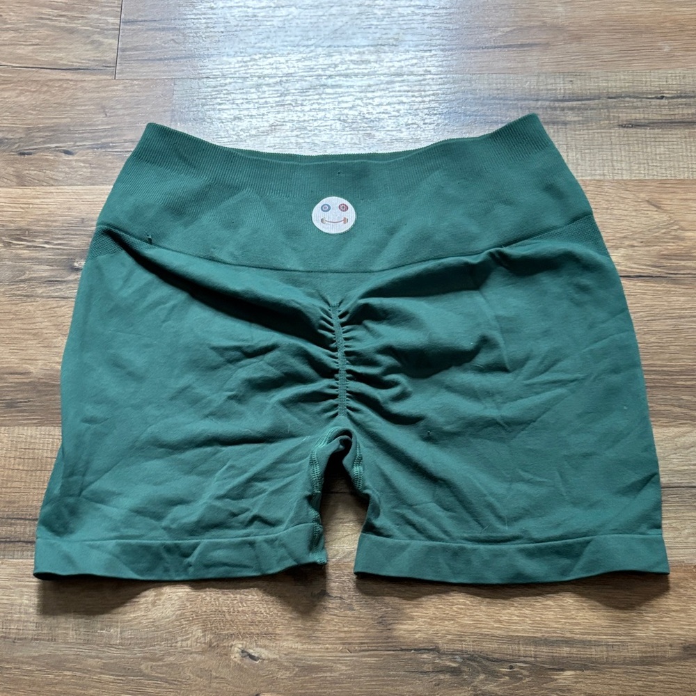 MH Scrunch Shorts